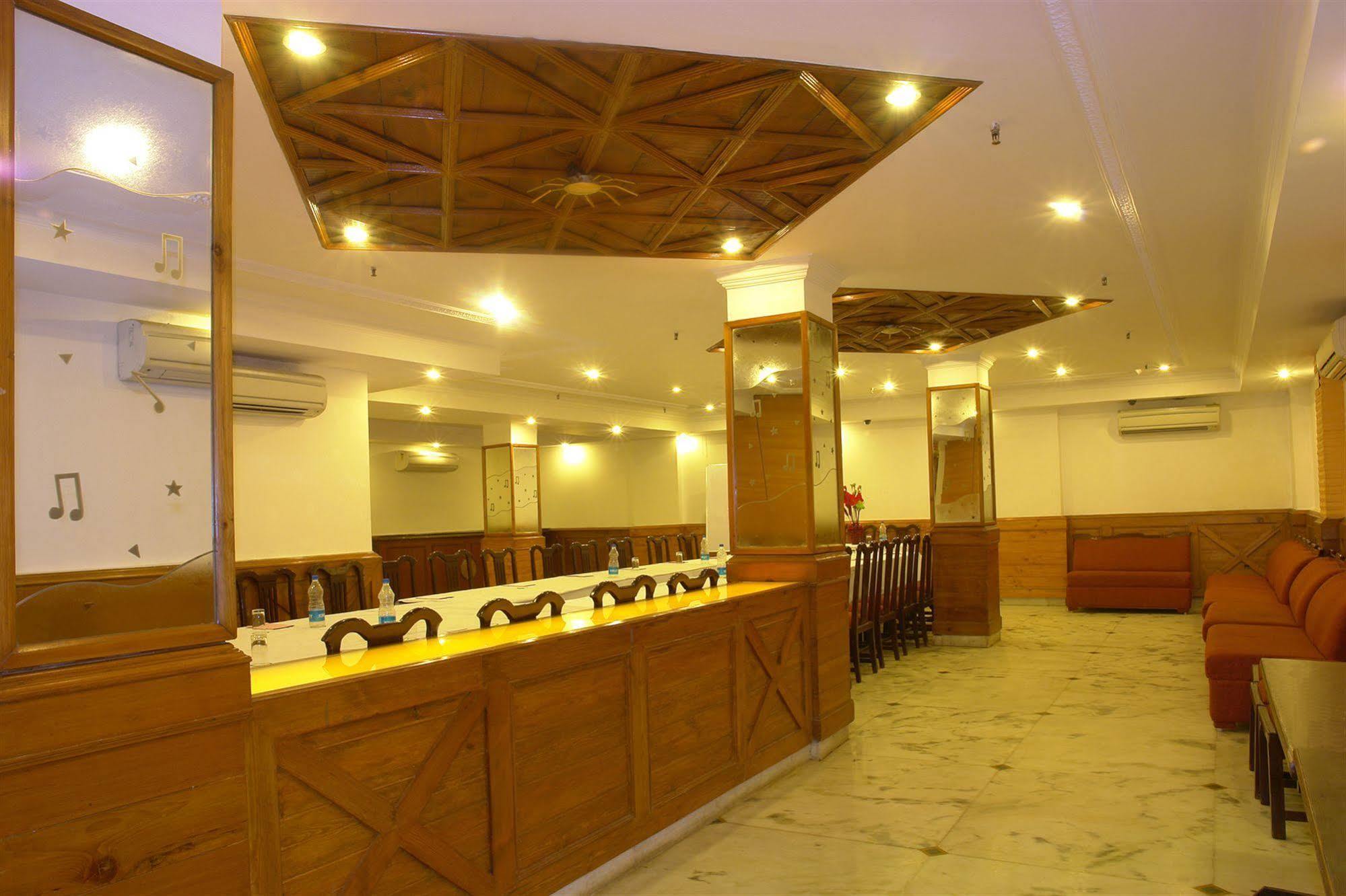 The Crest Inn Delhi (National Capital Territory of India) Exterior foto