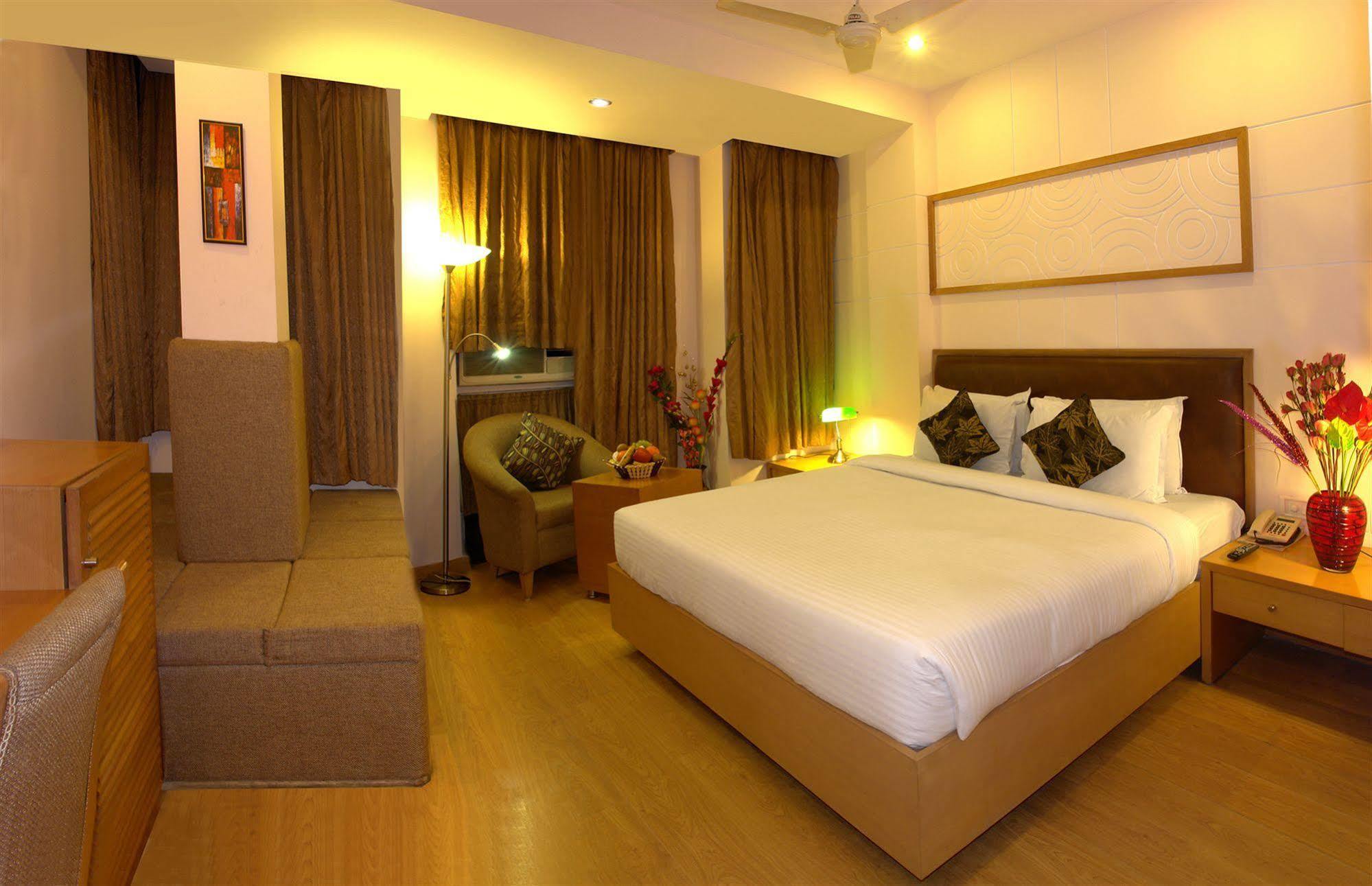 The Crest Inn Delhi (National Capital Territory of India) Exterior foto