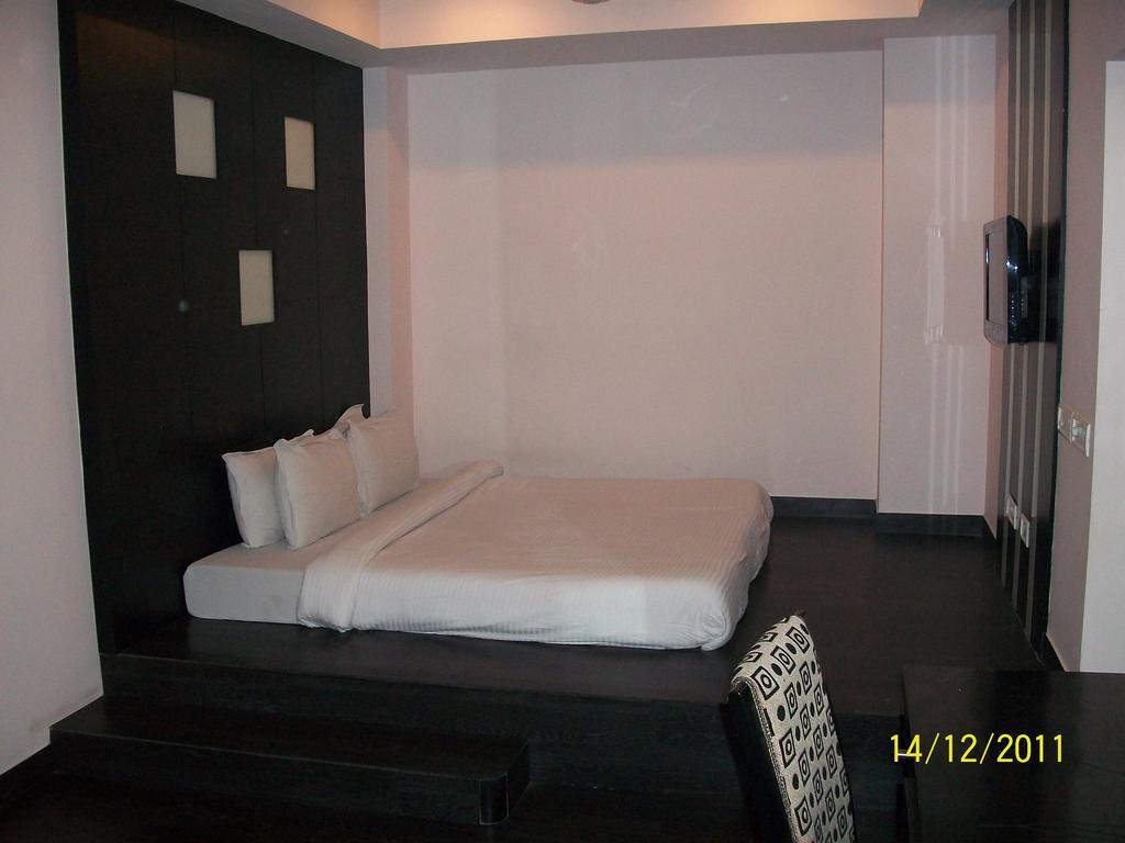 The Crest Inn Delhi (National Capital Territory of India) Exterior foto